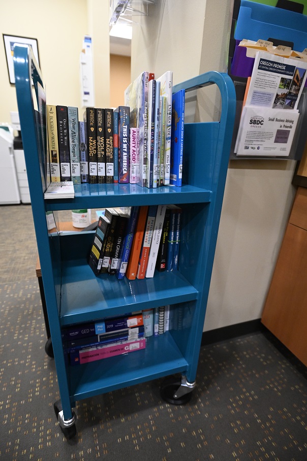 Book cart at the Prineville Front Desk
