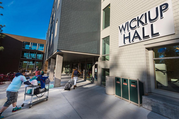 Wickiup Hall move-in day